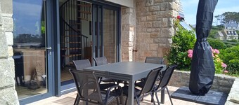 House, out of sight, with extraordinary sea view!