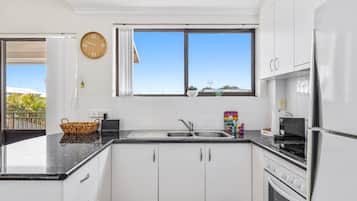 Apartment | Private kitchen | Cookware/dishes/utensils