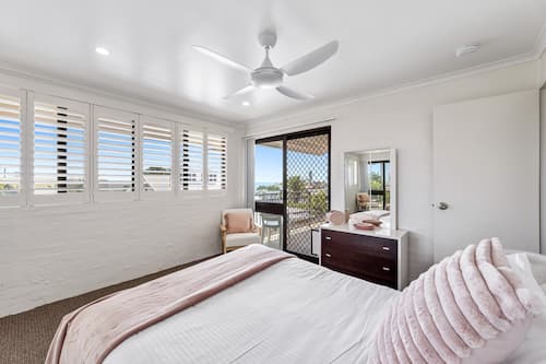 Apartment | 2 bedrooms, iron/ironing board, bed sheets
