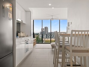 Apartment | Interior - Sunny 2-bed in Valley With Premium Amenities (Brisbane)