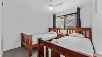 Apartment | 3 bedrooms, iron/ironing board, bed sheets