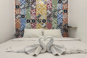 Soundproofing, free WiFi, bed sheets - Phukhao Hostel (Chiang Mai)