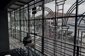 Room, 1 King Bed, Balcony | Free WiFi, bed sheets