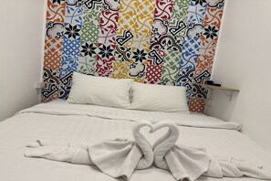 Free WiFi, bed sheets