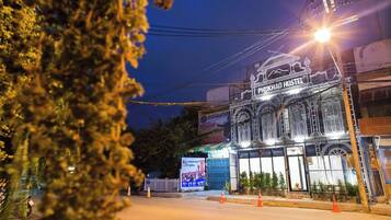 Façana frontal de l'allotjament