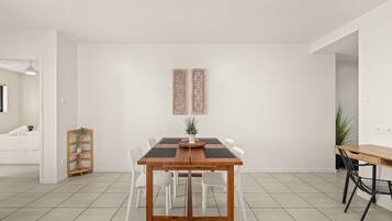 Apartment | Dining