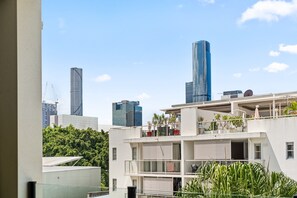 Apartment | Property grounds - Central South Brisbane Stay With Pool Access (Brisbane)