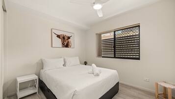 Apartment | 2 bedrooms, laptop workspace, iron/ironing board, bed sheets