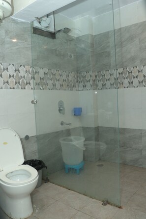 مستلزمات مجانية للعناية الشخصية، ورق حمّام