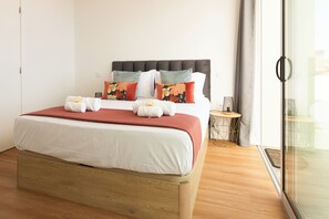 2 chambres, fer et planche à repasser, Wi-Fi, draps fournis