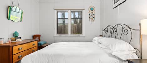 Apartment | 3 bedrooms, iron/ironing board, bed sheets