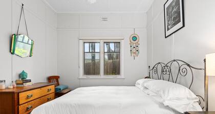 Bright 3-bed House With Garden,