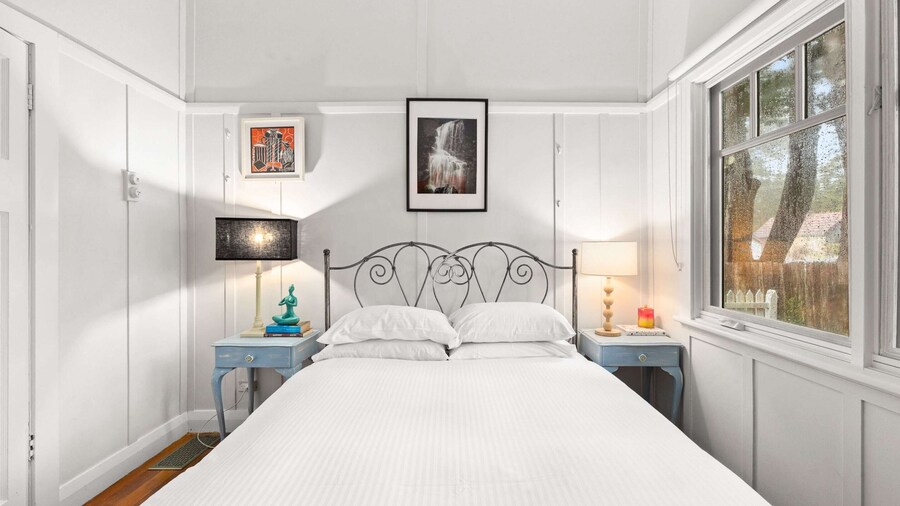 Bright 3-bed House With Garden,