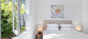 Bright 3-bed With Garden by Banks Street Reserve