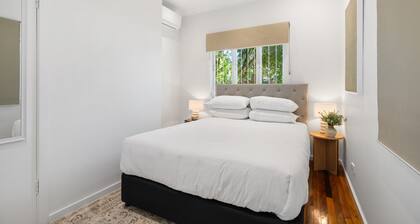 Bright 3-bed With Garden by Banks Street Reserve