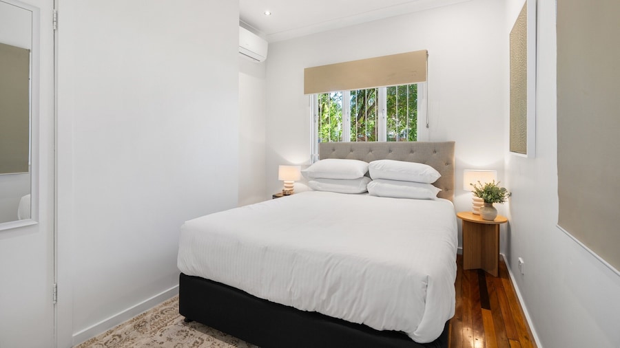 Bright 3-bed With Garden by Banks Street Reserve