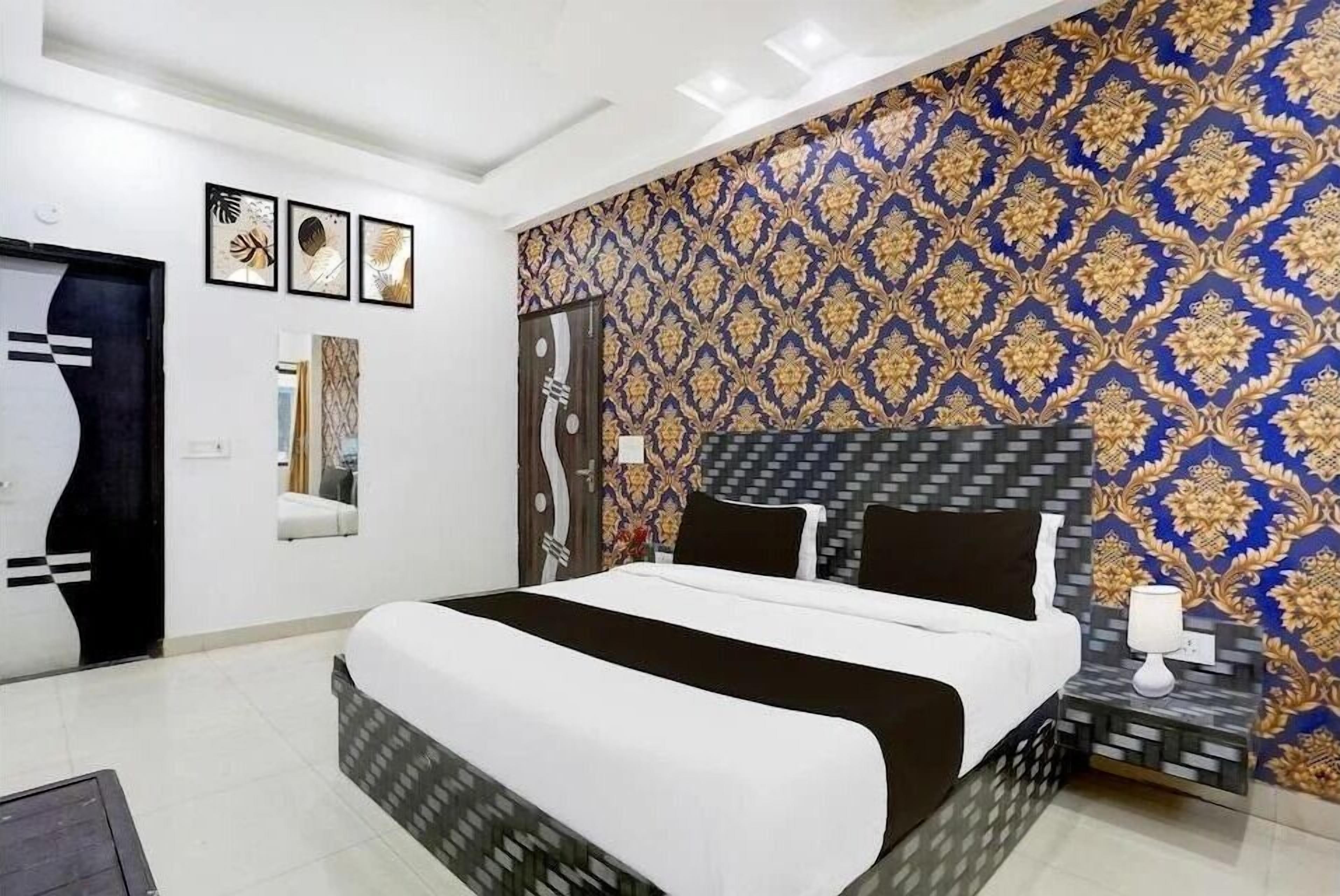 Standard Double Room | Free WiFi