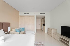 Apartment | 1 bedroom, Internet - Stylish Studio With Rooftop Pool on the Palm (Dubai)