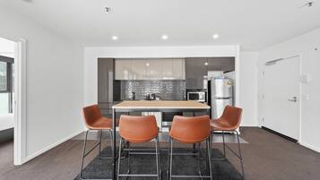 Apartment | Dining