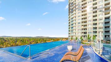 Apartment | Pool | Outdoor pool