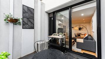 Apartment | Outdoor dining