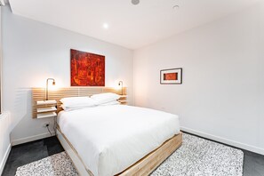 Apartment | 1 bedroom, laptop workspace, iron/ironing board, bed sheets - Nott's Nook- 1-bed With Rooftop Views (Melbourne)