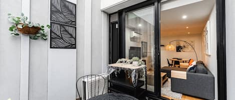 تناول الطعام بالخارج