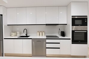 Căn hộ | Bếp riêng | Tủ lạnh, lò vi sóng, lò nướng, bếp nấu 