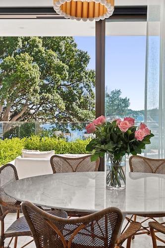 Superb 2-bed Apartment Facing Rose Bay Marina