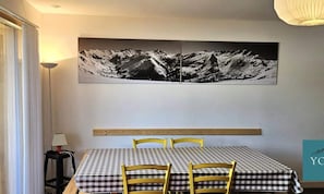 Dining - Chalet in Saint-sorlin Near Ski Slopes (Saint-Sorlin-d'Arves)