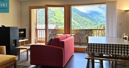 Semi-detached Chalet for 8 People in the Resort Center