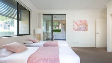 Apartment | 2 bedrooms, iron/ironing board, bed sheets