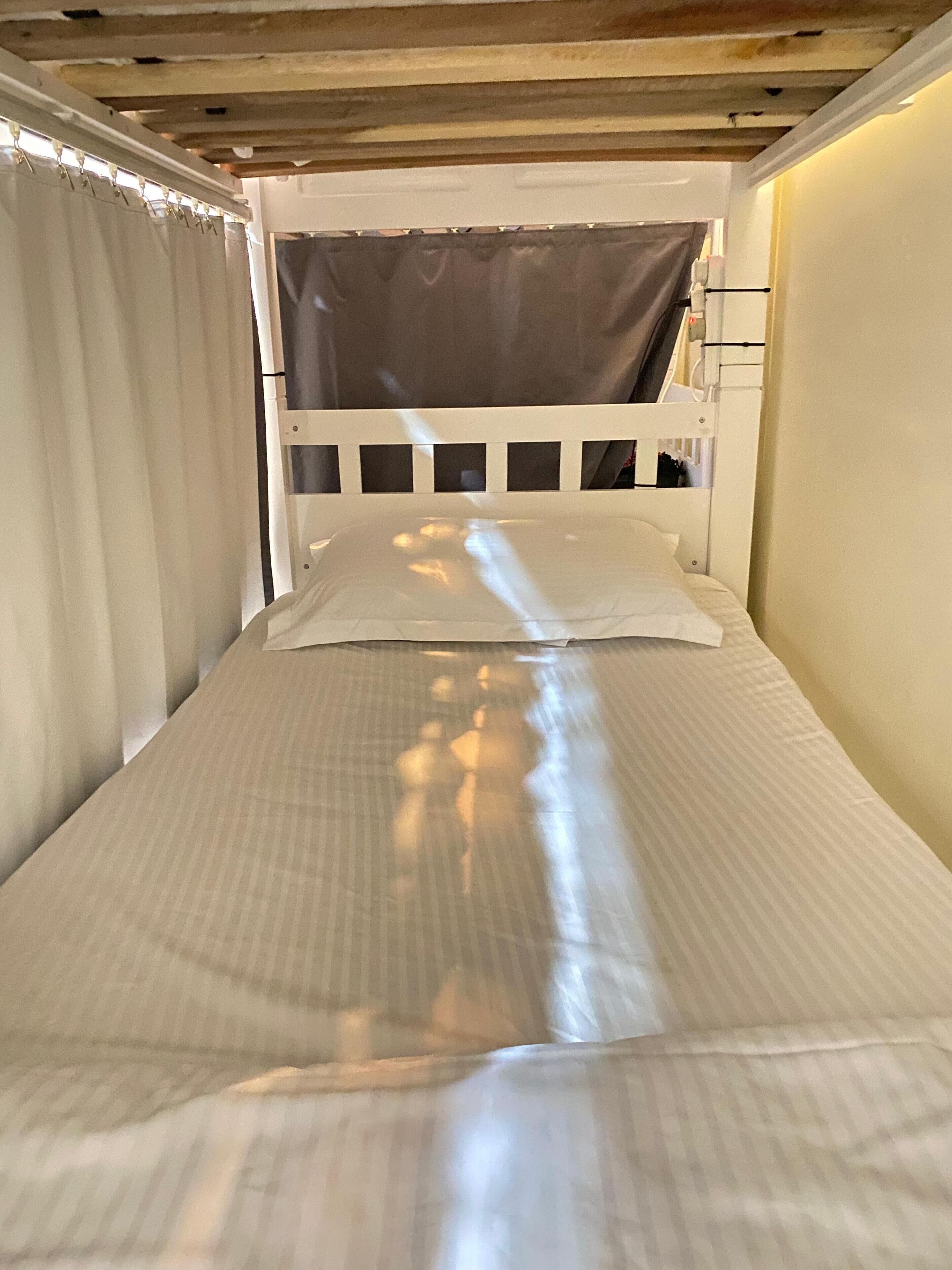 Laptopgeeigneter Arbeitsplatz, Bügeleisen/Bügelbrett, kostenloses WLAN