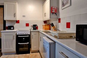 Køleskab, mikrobølgeovn, ovn, opvaskemaskine