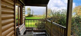 Tarka's Holt Log Cabin, Stowford