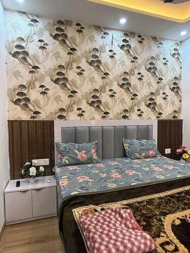Charming bed & breakfast in enchanting Greater Noida with AC