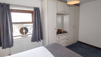 5 phòng ngủ, trang trí khác biệt