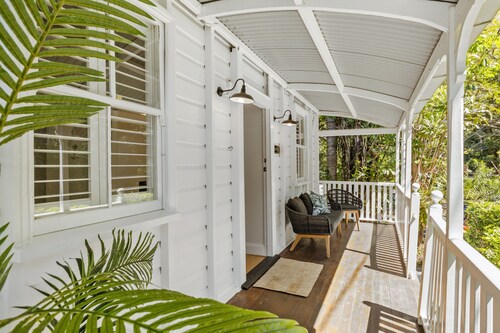 Tranquil 2-bed Family Home With Deck Among Trees