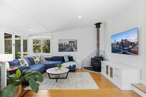 Living room - Tranquil 2-bed Family Home With Deck Among Trees (Brisbane)