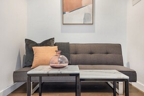 Apartment | Living room - Stay Near Botanic Garden With Gym, Sauna & Parking (Melbourne)