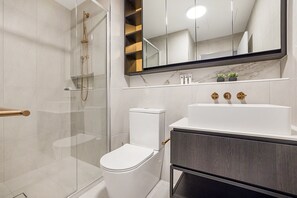 Bathroom - Stay Near Botanic Garden With Gym, Sauna & Parking (Melbourne)