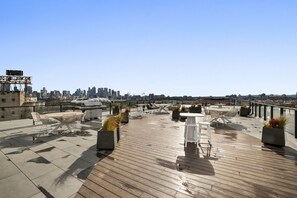 Apartment | Balcony - Stay Near Botanic Garden With Gym, Sauna & Parking (Melbourne)