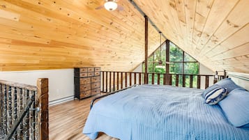 1 bedroom, desk