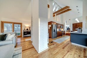 Télévision, cheminée