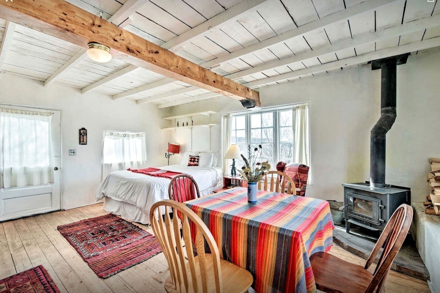 1 bedroom, desk, WiFi, bed sheets