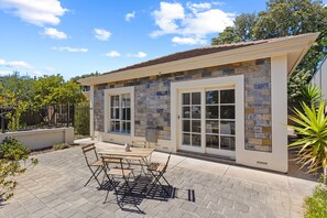 Apartment | Balcony - Quiet 2-bed Retreat With Private Courtyard (Adelaide)