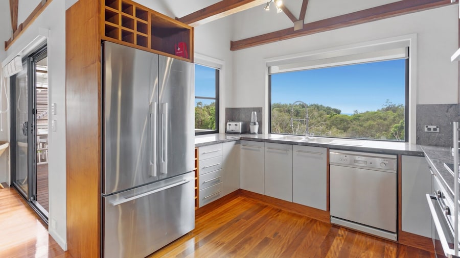 Beachfront 3-bed With Private Pool & Fireplace