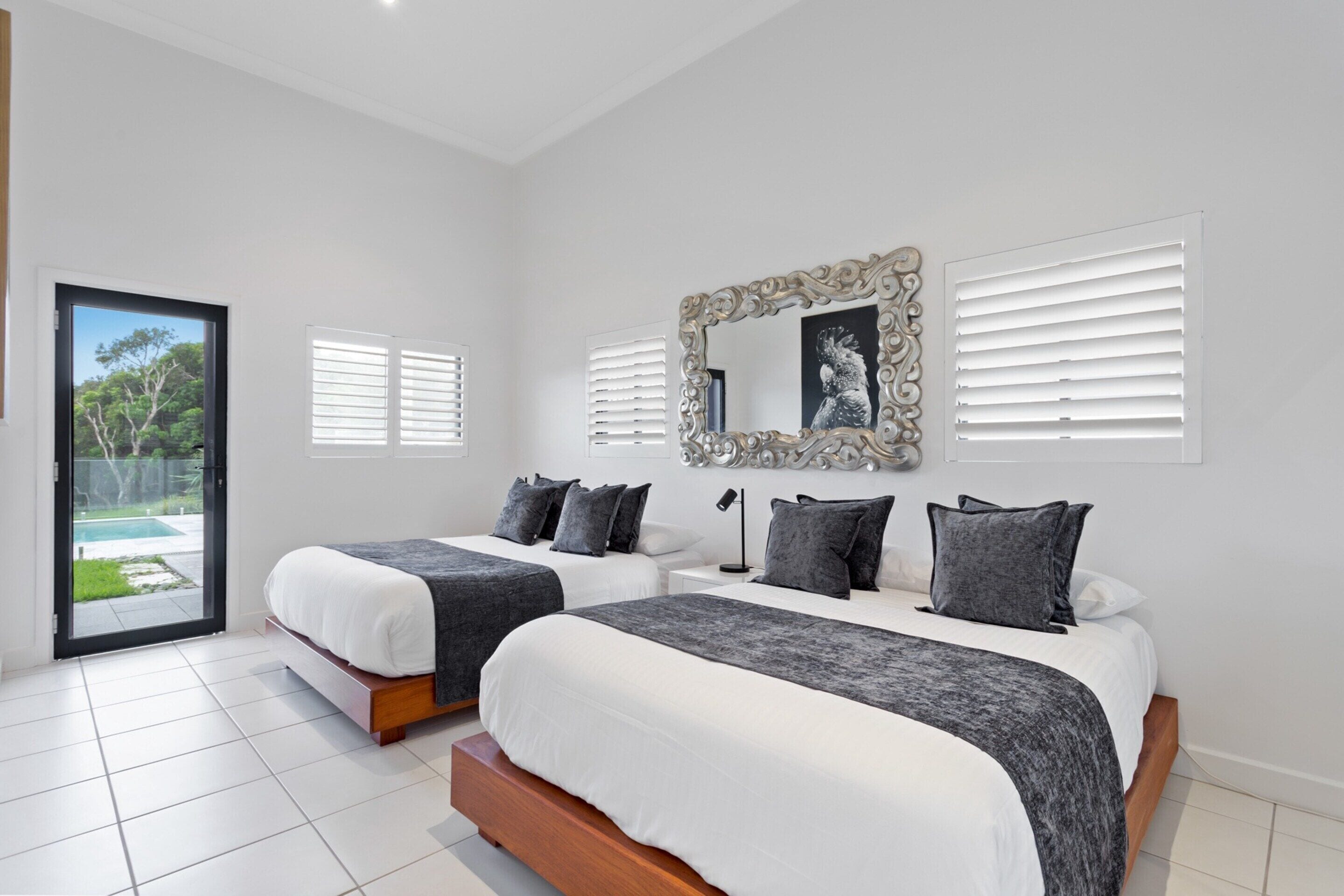 3 bedrooms, iron/ironing board, bed sheets