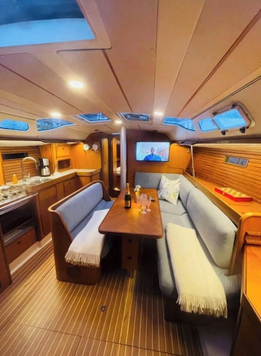 Sailboat 39ft Sleep 6 in Heart of City Centre in Fredrikstad