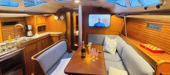 Sailboat 39ft Sleep 6 in Heart of City Centre in Fredrikstad